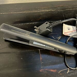 GHD Flat Iron Straightener